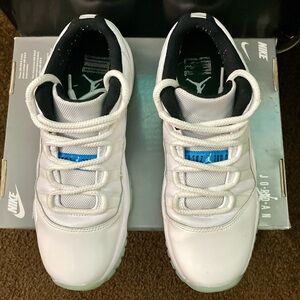 AIR JORDAN 11 RETRO LOW